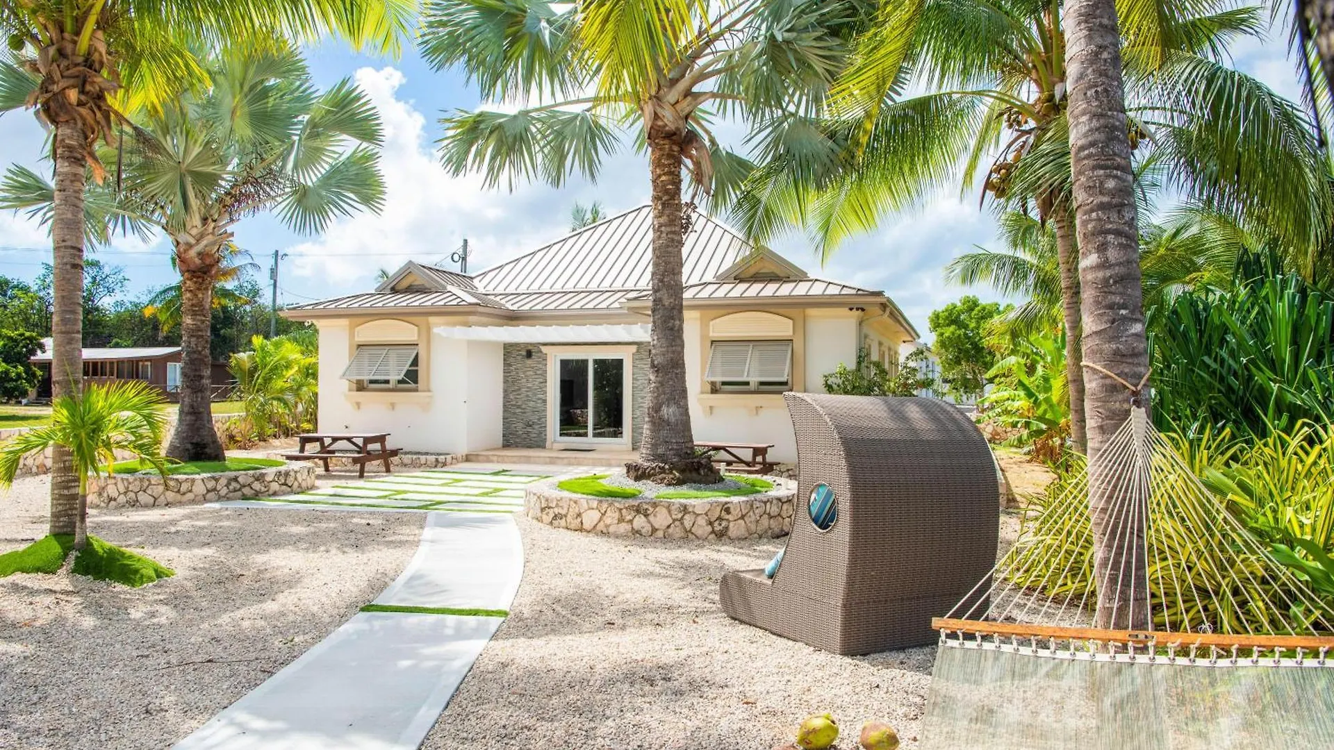 The Mastic Cottage Collection North Side Holiday home